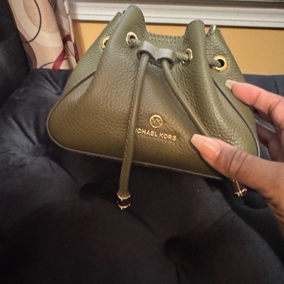 Michael Kors Mini Bag in Olive - Picture 1 of 4